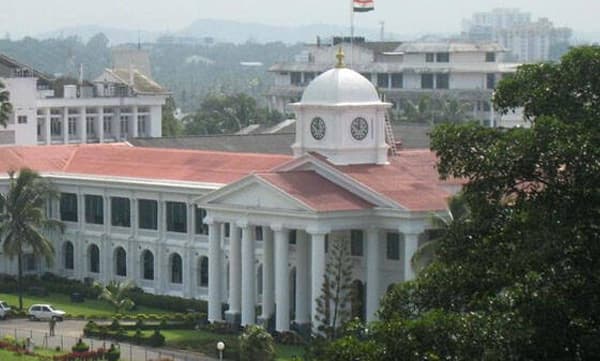 ഫീല്‍ഡില്‍ പോകുന്ന എല്ലാ ഉദ്യോഗസ്ഥര്‍ക്കും ഇരുചക്ര വാഹനം; കുട്ടികള്‍ക്കായി ഡേ കെയര്‍ 