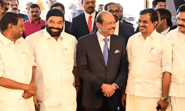 കോട്ടയത്തിനിത് ക്രിസ്തുമസ്-പുതുവര്‍ഷ സമ്മാനം;  ലുലുമാള്‍ തുറന്നു