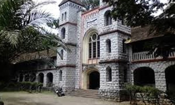 യൂണിവേഴ്‌സിറ്റി കോളജില്‍ ലക്ഷദ്വീപ് സ്വദേശിക്കു മര്‍ദനം; ക്രൂരമായി മര്‍ദിച്ചവശനാക്കിയെന്നാണു പരാതി; തിരുവനന്തപുരത്ത് വീണ്ടും എസ്.എഫ്.ഐ. ക്രൂരത 