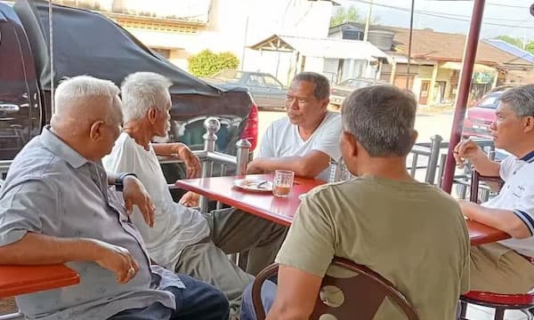 നിയമത്തിന് മുന്നില്‍ എല്ലാവരും തുല്യര്‍ ; നിരോധിക്കപ്പെട്ട സ്ഥലത്ത് പുകവലിച്ച് കുടുങ്ങിയത് മന്ത്രി