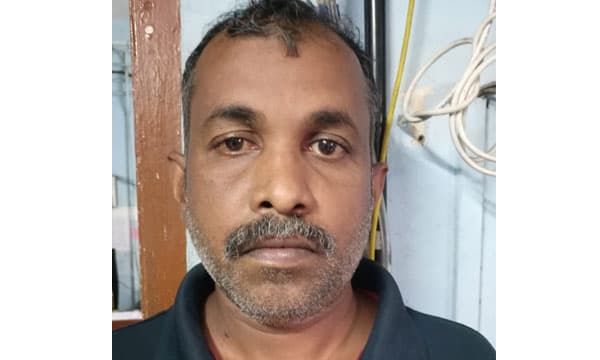 വീട്ടുമുറ്റത്തിരുന്ന 96,000 രൂപ വിലയുള്ള മോട്ടോര്‍ സൈക്കിള്‍ മോഷ്ടിച്ചു ; പല ഭാഗങ്ങളാക്കി അഴിച്ചുമാറ്റി രണ്ട് കടകളിലായി വില്‍പ്പന നടത്തി ;  പ്രതിയെ പോലീസ് അറസ്റ്റ് ചെയ്തു