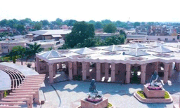 ഉരുളക്കിഴങ്ങ് തൊലികളയുന്ന യന്ത്രത്തില്‍ ഷാള്‍ കുരുങ്ങി; ക്ഷേത്ര ഭക്ഷണശാലയില്‍ മുപ്പതുകാരിക്ക് ദാരുണാന്ത്യം
