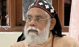 'അവിടെ മെത്രാന്മാരെ ആദരിക്കും ഇവിടെ പൂല്‍ക്കൂട് തകര്‍ക്കും' ; ഓര്‍ത്തഡോക്‌സ് സഭ തൃശൂര്‍ ഭദ്രാസന മെത്രാപ്പോലീത്ത