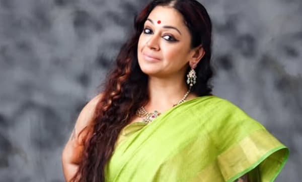 പലരും ആര്‍ട്ടിസ്റ്റിനെ വിലയിരുത്തുന്നത് കാരവനും ഒപ്പം വരുന്ന ആളുകളുടെ എണ്ണം വെച്ചുമൊക്കെയാണ്; ശോഭന
