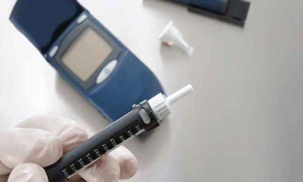 ഇനി വേദനയില്ലാതെ വേഗത്തില്‍ മരുന്ന് ശരീരത്തിലെത്തും; കുത്തിവെക്കാന്‍ സൂചിയില്ലാത്ത സിറിഞ്ച് കണ്ടുപിടിച്ച് ബോംബെ ഐ ഐ ടി
