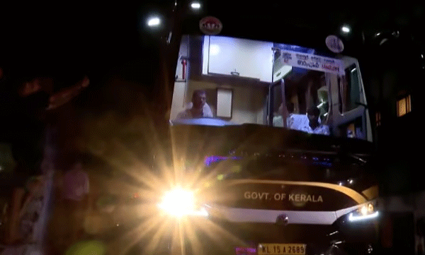 പുതുവര്‍ഷത്തില്‍ ഹൗസ് ഫുള്‍ സര്‍വീസുമായി നവകേരള ബസ്‌
