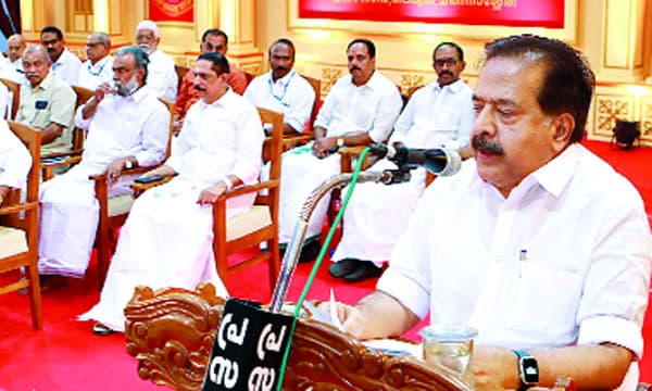 ആരാകും 'തല'? ചെന്നിത്തലയുടെ നീക്കങ്ങളില്‍ പുകഞ്ഞ് കോണ്‍ഗ്രസ് 