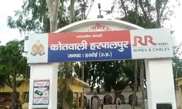 ഉത്തര്‍പ്രദേശില്‍ യുവതി ഭിക്ഷക്കാനൊപ്പം ഒളിച്ചോടിയില്ല ; ഭര്‍ത്താവിന്റെ പീഡനത്തില്‍ മടുത്ത് ബന്ധുവിന്റെ വീട്ടില്‍ പോയത്