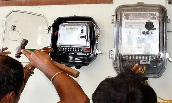 ഹിമാചല്‍പ്രദേശില്‍ വീട്ടുകാരന്‍ ഞെട്ടി ; ഡിസംബറിലെ കറന്റ്ബില്‍ 2,10,42,08,405 രൂപ...! 