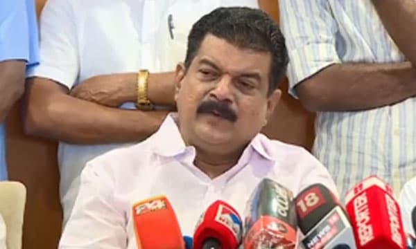 രാജി മമതാബാനര്‍ജി പറഞ്ഞിട്ട്, നിലമ്പൂരില്‍ മത്സരിക്കാനില്ല ; വിഡി സതീശനോട് മാപ്പു പറയുന്നു