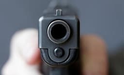 നിശ്ചയിച്ച വിവാഹം മൂന്ന് ദിവസം അകലെ ; മകള്‍ക്ക് മറ്റൊരാളോട് പ്രണയം, പിതാവ് വെടിവെച്ചു കൊലപ്പെടുത്തി