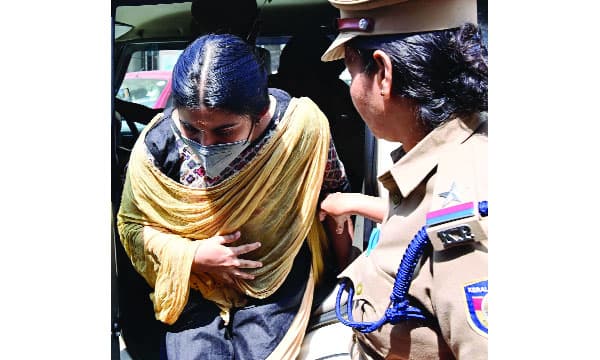 കാമുകനെ കൊലപ്പെടുത്തിയ ഗ്രീഷ്മയ്ക്ക് ശിക്ഷ ഇന്ന് ; അമ്മാവനും കുറ്റക്കാരനെന്ന് കോടതി കണ്ടെത്തി