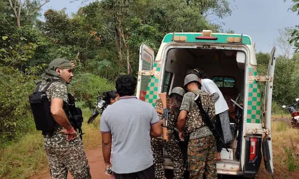 ഛത്തീസ് ഗഡില്‍ ഏറ്റുമുട്ടല്‍  ; 14 മാവോയിസ്റ്റുകളെ സുരക്ഷാസേന വധിച്ചു ; തലയ്ക്ക് ഒരുകോടി വിലയിട്ടിരുന്നയാളും