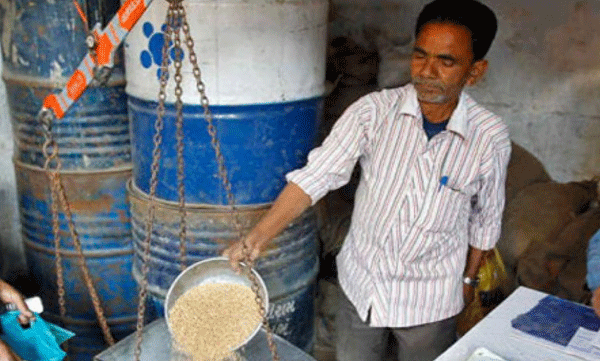 റേഷന്‍ സമരം പിന്‍വലിച്ചു; ഭക്ഷ്യമന്ത്രിയുമായി നടത്തിയ ചര്‍ച്ചയിലാണ് തീരുമാനം
