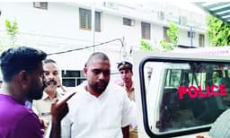 പകുതി വിലയ്‌ക്കു സ്‌കൂട്ടര്‍: 800 കോടി തട്ടിയസംഘത്തിലെ മുഖ്യ പ്രതി അറസ്‌റ്റില്‍ ; മൂവാറ്റുപുഴയില്‍ മാത്രം ഒമ്പതു കോടിയോളം രൂപ തട്ടിയെടുത്തു