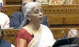 വികസനത്തിന് മുന്‍തൂക്കമെന്ന് ധനമന്ത്രി ; മൂന്നാം മോദി സര്‍ക്കാരിന്റെ സമ്പൂര്‍ണ്ണ ബജറ്റ് അവതരണം തുടങ്ങി