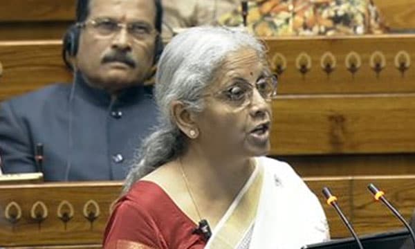 പുതിയ ആദായനികുതി സ്‌ളാബുകള്‍ ; 24 ലക്ഷത്തിന് മുകളില്‍ വാര്‍ഷികവരുമാനമുള്ളവര്‍ക്ക് 30 ശതമാനം 