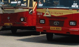 'ശമ്പളവും പെൻഷനും ഒന്നിന് കിട്ടണം', കെഎസ്ആർടിസിയിൽ തിങ്കൾ അര്‍ധരാത്രി മുതൽ പണിമുടക്ക് പ്രഖ്യാപിച്ച് ടിഡിഎഫ്