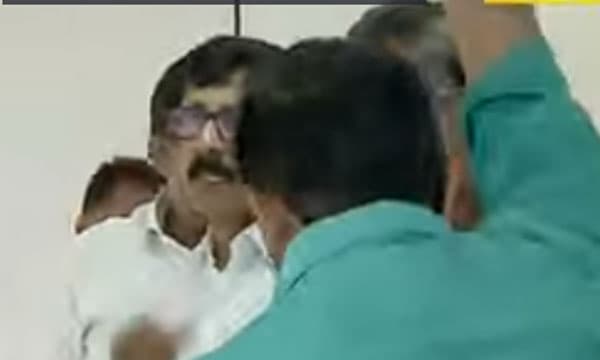 കൂത്താട്ടുകുളം നഗരസഭാ യോഗത്തില്‍ തര്‍ക്കം ; കലാരാജു യുഡിഎഫിനൊപ്പം പ്രതിഷേധത്തില്‍