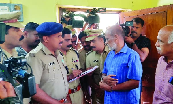 'ഇരട്ടക്കൊല നടത്തിയത് താന്‍ തന്നെ...പക്ഷേ പുഷ്പ കയ്യീന്ന് പോയി' ; കൊലപാതകത്തില്‍ ഒരു പശ്ചാത്താപവുമില്ലാതെ നെന്മാറകേസ് പ്രതി ചെന്താമര