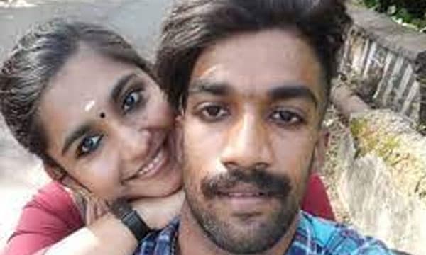 ഷാരോണ്‍ വധക്കേസ്: ഗ്രീഷ്മയുടെ ഹര്‍ജി ഹൈക്കോടതി സ്വീകരിച്ചു; മൂന്നാപ്രതി അമ്മാവന്റെ ശിക്ഷ മരവിപ്പിച്ചു, ജാമ്യം നല്‍കി