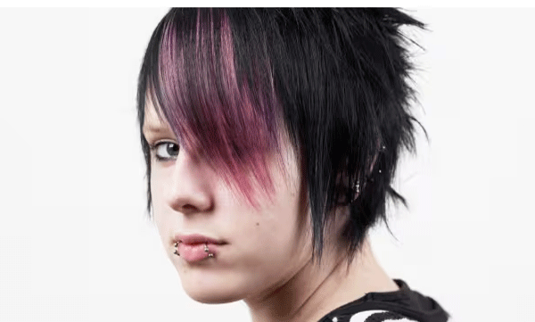 ലിപ് സ്റ്റഡ് വാങ്ങാൻ 680 രൂപ വേണം, അമ്മയുടെ 1.16 കോടി രൂപയുടെ ആഭരണങ്ങൾ മോഷ്ടിച്ച് വിറ്റ്  മകൾ