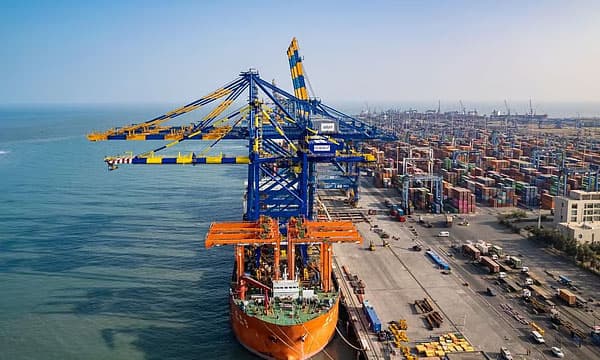 വിഴിഞ്ഞത്തെ ട്രാന്‍ഷിപ്‌മെന്റ് തുറമുഖമാക്കി ഉയര്‍ത്തും ;  കേന്ദ്രസഹായം കാര്യമായി കട്ടിയില്ല എല്ലാം ചെലവഴിച്ചത് കേരളം