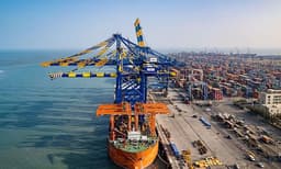 വിഴിഞ്ഞത്തെ ട്രാന്‍ഷിപ്‌മെന്റ് തുറമുഖമാക്കി ഉയര്‍ത്തും ;  കേന്ദ്രസഹായം കാര്യമായി കട്ടിയില്ല എല്ലാം ചെലവഴിച്ചത് കേരളം