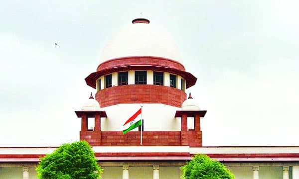 ഗവര്‍ണര്‍ക്ക് എതിരായ ഹര്‍ജി : സുപ്രീംകോടതി ഡിവിഷന്‍ ബഞ്ച് ഇന്ന് പരിഗണിക്കും