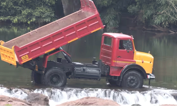 അനിശ്ചിതകാല പണിമുടക്കിനൊരുങ്ങി ലോറി ഉടമകള്‍; മാര്‍ച്ച് രണ്ടാം വാരം മുതല്‍ സമരം
