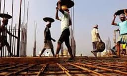 നിര്‍മ്മാണ തൊഴിലാളി പെന്‍ഷന്‍ മുടങ്ങിയിട്ട് ഒന്നരവര്‍ഷത്തെ തുക കുടിശിക! ; സര്‍ക്കാരിന്റെ കനിവ് കാത്ത് മൂന്നേകാല്‍ ലക്ഷത്തോളം പേര്‍