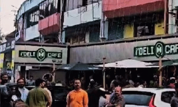 കലൂര്‍ ഐ ഡെലി കഫേയിലെ തീപിടിത്തം; ചികിത്സയിലുണ്ടായിരുന്നു ഒരാള്‍ കൂടി മരിച്ചു
