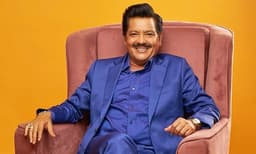 സര്‍ നമുക്കൊന്ന് ചുംബിച്ചാലോ; ചുംബന വിവാദത്തിന് പിന്നാലെ ഉദിത് നാരായണന് പരിഹാസം 
