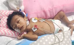 കുരുന്നിന്റെ ജീവന്‍ തിരിച്ചുപിടിക്കണം ;  സങ്കീര്‍ണ്ണമായ ഓപ്പറേഷന് വേണ്ടത് 60 ലക്ഷം  ; കാരുണ്യം തേടി കുഞ്ഞുറോവ​ന്‍