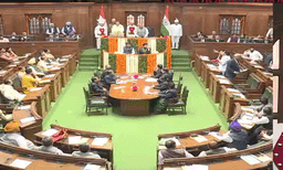 ദില്ലി മദ്യനയത്തില്‍ അടിമുടി ക്രമക്കേട്, 2002 കോടി രൂപയുടെ വരുമാന നഷ്ടം,സിഎജി റിപ്പോര്‍ട്ട് നിയമസഭയില്‍