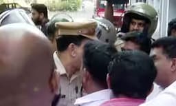 വയനാട്ടില്‍ യുഡിഎഫിന്റെ കളക്‌ട്രേറ്റ് ഉപരോധത്തില്‍ സംഘര്‍ഷം ; ജീവനക്കാരെ ഉള്ളിലേക്ക് കയറ്റിവിട്ടില്ല