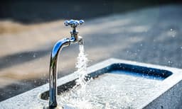 വെള്ളം ധാരാളം കുടിയ്ക്കുന്നതോടൊപ്പം തന്നെ വെള്ളം പാഴാക്കി കളയാതിരിയ്്ക്കാനും ശ്രദ്ധിയ്ക്കണം
