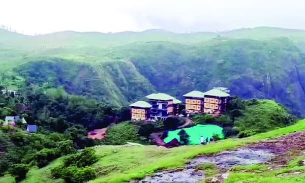 പരുന്തുംപാറ കൈയേറ്റം പുറത്തറിഞ്ഞത് പണം വീതംവയ്ക്കുന്നതിലെ തര്‍ക്കം മൂലം ; വകുപ്പിലെ ചില ഉദ്യോഗസ്ഥരും രാഷ്ട്രീയക്കാരും മാഫിയയില്‍