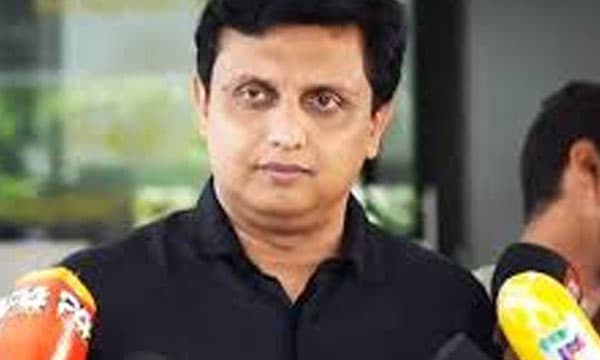 ഹോസ്റ്റലില്‍ ലഹരി പിടിച്ച സംഭവം ; ലഹരിയാണോ എസ്എഫ്‌ഐ യാണോ ഇല്ലാതാകേണ്ടതെന്ന് മന്ത്രി റിയാസ്