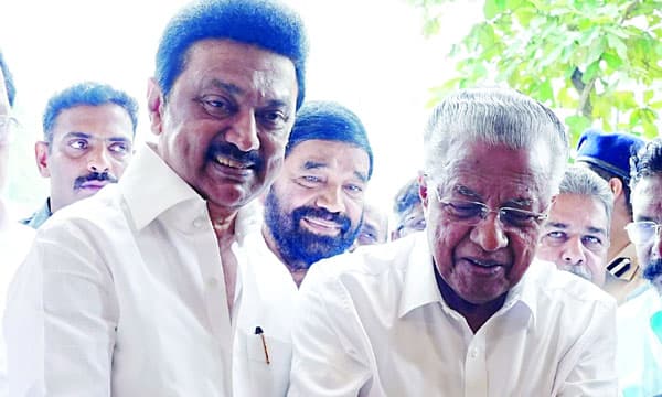 ലോക്സഭാ മണ്ഡല പുനര്‍നിര്‍ണയം: ഡിഎംകെ വിളിച്ച യോഗത്തില്‍ പങ്കെടുക്കാന്‍ പിണറായി ചെന്നൈയില്‍