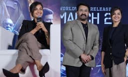 ‘‘ലാ​ലേട്ടന്റെ കൂടെ എത്ര പടം അഭിനയിക്കാന്‍ കിട്ടിയാലും മതിയാവില്ല...’’ മോഹന്‍ലാലിനെക്കുറിച്ച് മഞ്ജു വാര്യര്‍ പറഞ്ഞത് ഏറ്റെടുത്ത് ആരാധകര്‍