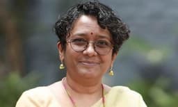 'കറുപ്പിനെ ഇത്ര നിന്ദിക്കാന്‍ എന്തിരിക്കുന്നു?' ; വര്‍ണ്ണവിവേചനം നേരിട്ടെന്ന് സംസ്ഥാന ചീഫ് സെക്രട്ടറി; വ്യാപക പിന്തുണ