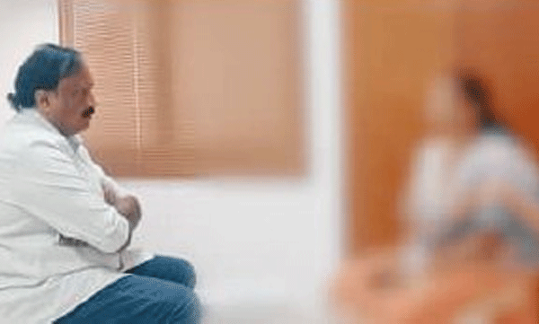 ബിസിനസ്സ് തകർന്ന് അച്ഛൻ ജയിലിൽ : സ്കൂളിൽ പോലും കഴിയാതെ കുട്ടികൾ