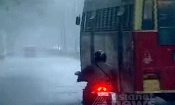 ഇടിമിന്നൽ, ശക്തമായ മഴയും കാറ്റും; സംസ്ഥാനത്ത് ഇന്നും പരക്കെ മഴയ്ക്ക് സാധ്യത, 8 ജില്ലകളിൽ യെല്ലോ അലർട്ട്