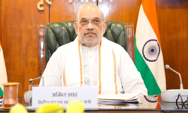 വികസനത്തിന്റെ പാതയില്‍ ആയുധവുമായി തടസം നില്‍ക്കുന്നവര്‍ കടുത്ത നടപടി നേരിടേണ്ടി വരും; അമിത് ഷാ

