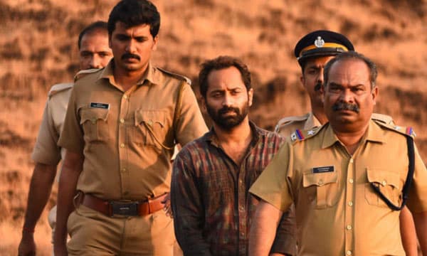 മുക്കാല്‍ പവന്‍ വരുന്ന മാല മോഷ്ടിച്ചു, നാട്ടുകാര്‍ പിടികൂടിയപ്പോള്‍ വിഴുങ്ങി ; 'തൊണ്ടിമുതലും ദൃക്‌സാക്ഷിയും' സിനിമയിലെ രംഗങ്ങള്‍ ആലത്തൂരില്‍