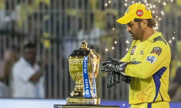 ചെന്നൈയെ ധോണി നയിക്കും;ഋതുരാജ് ഗെയ്ക്വാദ് പുറത്ത്

