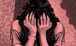 പീഡനത്തിനു പിന്നാലെ ക്രൂരമര്‍ദനവും ; ആംബുലന്‍സ് ഡ്രൈവറുടെ ക്രൂരത കോവിഡിന് പുറമേയുള്ള ശാരീരിക വിഷമതകള്‍ക്കും ഇടയില്‍