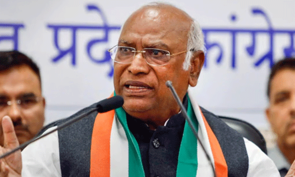 ‘അന്നും ഇന്നും അംബേദ്കറുടെ ശത്രുക്കള്‍’ ; ബിജെപിയെയും പ്രധാനമന്ത്രിയെയും രൂക്ഷമായി വിമര്‍ശിച്ച് മല്ലികാര്‍ജുന്‍ ഖര്‍ഗെ