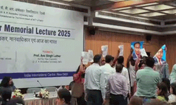 ദില്ലി അംബേദ്കർ യൂണിവേഴ്സിറ്റിയിൽ എസ്എഫ്ഐ പ്രതിഷേധം; വിദ്യാർത്ഥി സസ്പെൻഷൻ പിൻവലിക്കണമെന്ന് ആവശ്യം